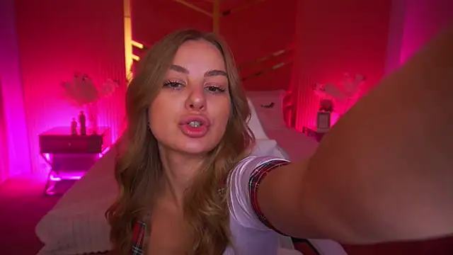 Snapshot of AngyyEyess chatting on 11.01.25 AngyyEyess online show from 11.01.25