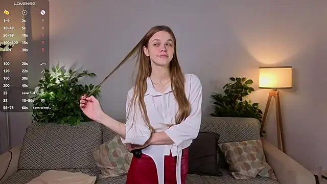 Snapshot of TomokoRocha chatting on 11.25.25 TomokoRocha online show from 11.25.25