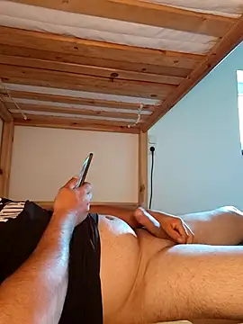 Snapshot of flr196 chatting on 09.28.25 flr196 online show from 09.28.25