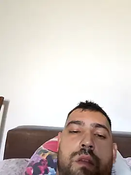 Snapshot of flr196 chatting on 10.20.25 flr196 online show from 10.20.25