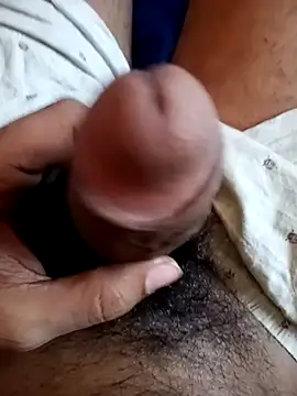 Snapshot of roniees chatting on 11.08.25 roniees online show from 11.08.25