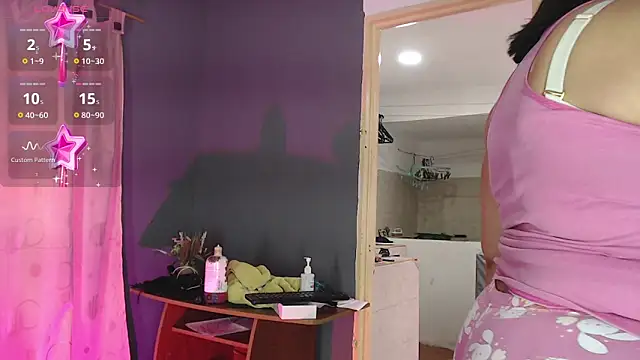 ROOSEQUEEN online show from 11.13.25