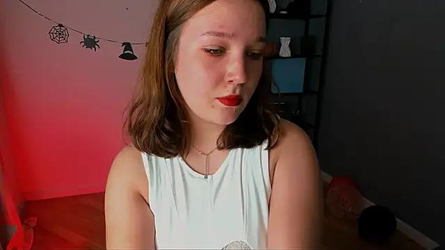 Snapshot of JaneByrd chatting on 10.28.25 JaneByrd online show from 10.28.25