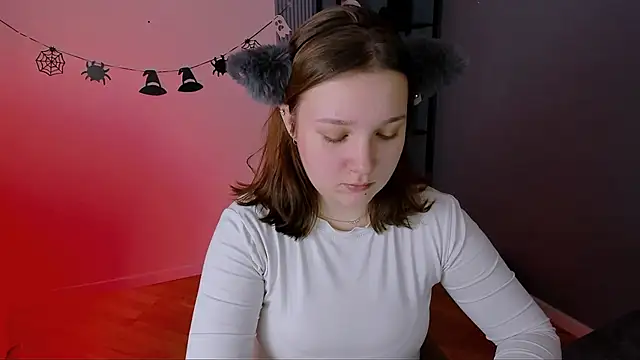 Snapshot of JaneByrd chatting on 10.31.25 JaneByrd online show from 10.31.25