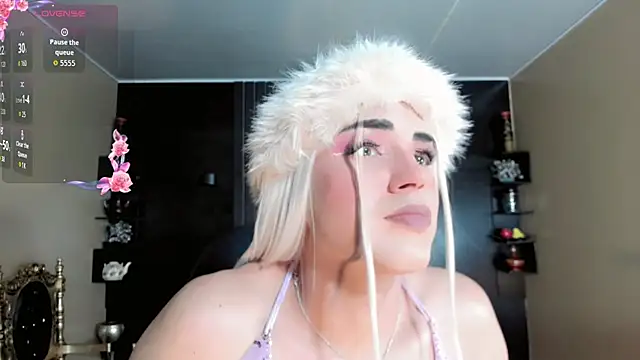 Kimberly Vazquez online show from 10.18.25