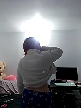 lunnaa  online show from 11.30.25