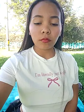 SophiaGuzman online show from 11.10.25