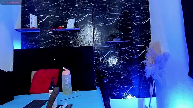 lyan hots online show from 10.04.25