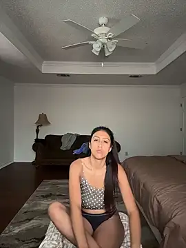 Snapshot of Sonnysoles chatting on 04.12.26 Sonnysoles online show from 04.12.26