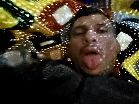 Snapshot of luislimafuego chatting on 11.26.25 luislimafuego online show from 11.26.25