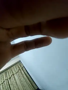 Snapshot of luislimafuego chatting on 12.18.25 luislimafuego online show from 12.18.25