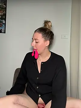 louiseberkeley online show from 08.08.26