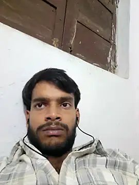 Snapshot of yashuuuu021 chatting on 09.18.25 yashuuuu021 online show from 09.18.25