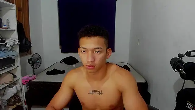 Snapshot of JuanchiT66 chatting on 10.30.25 JuanchiT66 online show from 10.30.25