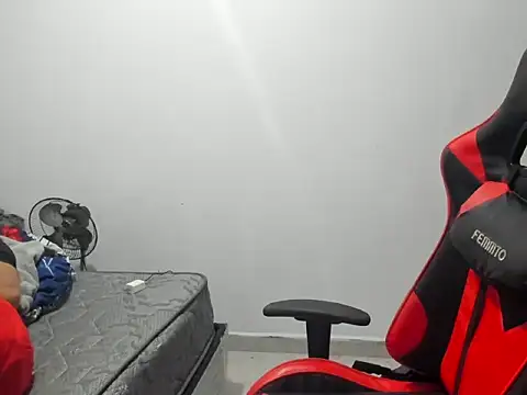 Snapshot of JuanchiT66 chatting on 11.26.25 JuanchiT66 online show from 11.26.25