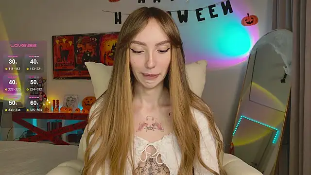 Lunainnk online show from 10.26.25