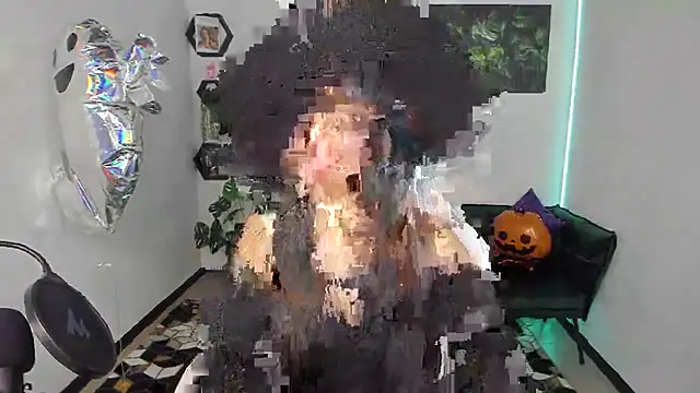 LunaPurrr online show from 10.30.25