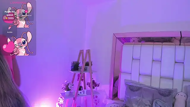 MiaVillalobos online show from 09.12.25