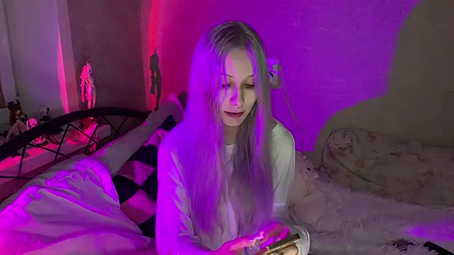 Snapshot of Elaincutee chatting on 09.11.25 Elaincutee online show from 09.11.25