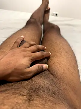 Snapshot of Madu0999 chatting on 09.17.25 Madu0999 online show from 09.17.25