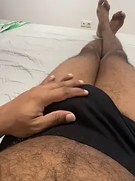 Snapshot of Madu0999 chatting on 10.27.25 Madu0999 online show from 10.27.25