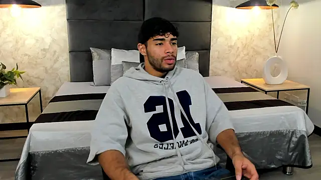 RaphaelDufort online show from 11.18.25