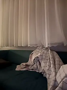 Snapshot of alex10alexx chatting on 10.10.25 alex10alexx online show from 10.10.25