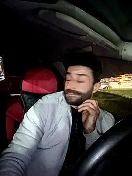 Snapshot of alex10alexx chatting on 10.28.25 alex10alexx online show from 10.28.25