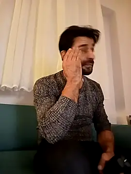 Snapshot of alex10alexx chatting on 11.17.25 alex10alexx online show from 11.17.25