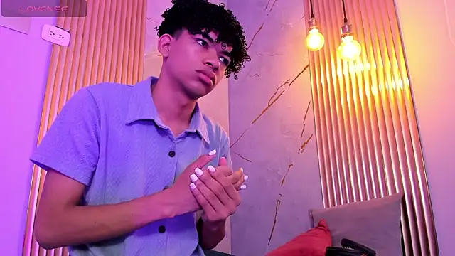 Snapshot of Ivone_Rose_ chatting on 11.18.25 Ivone Rose online show from 11.18.25