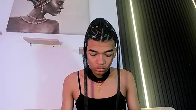 Snapshot of Ivone_Rose_ chatting on 11.28.25 Ivone Rose online show from 11.28.25