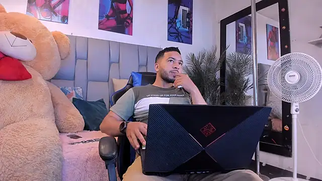 Snapshot of Edahi1386 chatting on 09.13.25 Edahi1386 online show from 09.13.25