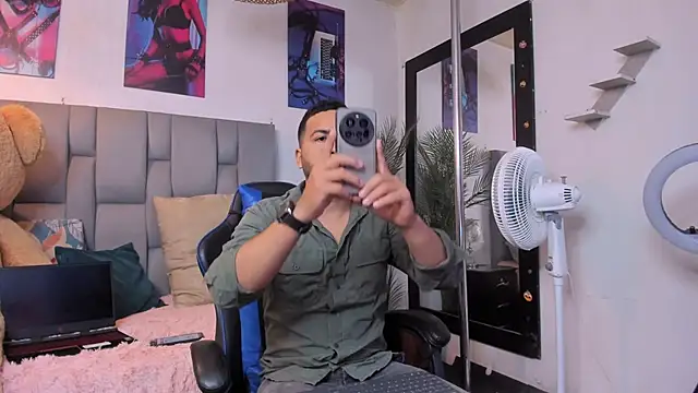 Snapshot of Edahi1386 chatting on 09.14.25 Edahi1386 online show from 09.14.25