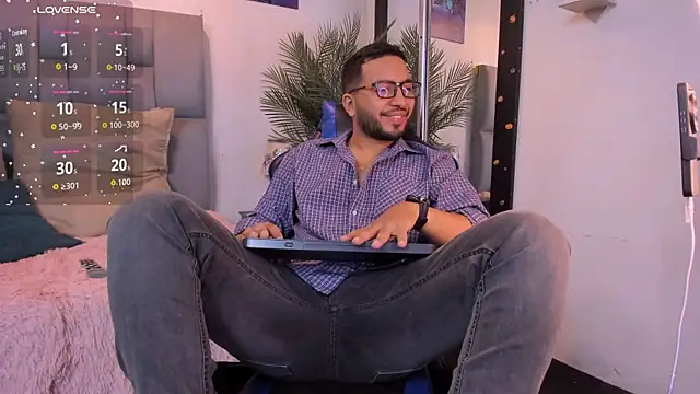 Snapshot of Edahi1386 chatting on 09.17.25 Edahi1386 online show from 09.17.25