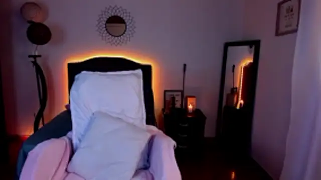 Snapshot of _lia_baby chatting on 12.02.25 lia baby online show from 12.02.25