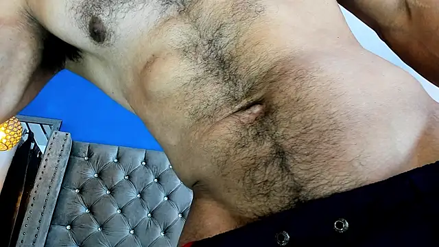 Snapshot of latinhotmuscle chatting on 01.19.26 latinhotmuscle online show from 01.19.26