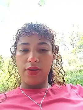 Snapshot of Vikyvoyeur chatting on 12.03.25 Vikyvoyeur online show from 12.03.25