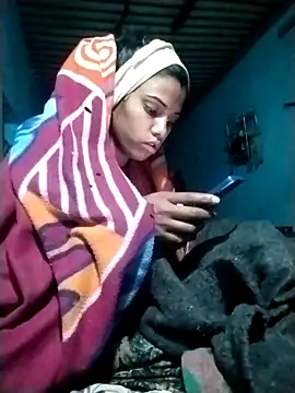 Hot-qwer online show from 12.17.25