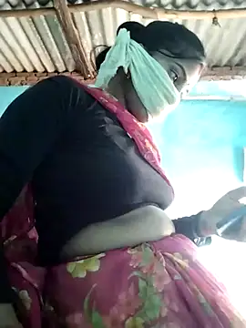 Hot-qwer online show from 12.23.25