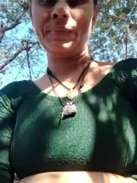 Hot-ilaiy online show from 12.17.25