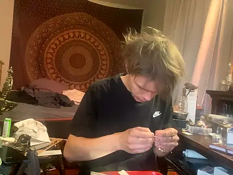 Snapshot of XanderOzzz chatting on 11.15.25 XanderOzzz online show from 11.15.25