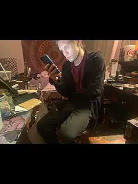 Snapshot of XanderOzzz chatting on 11.18.25 XanderOzzz online show from 11.18.25