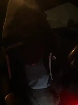 Snapshot of XanderOzzz chatting on 12.04.25 XanderOzzz online show from 12.04.25