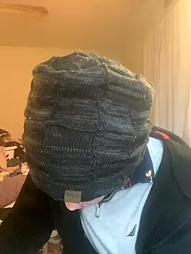 Snapshot of XanderOzzz chatting on 12.18.25 XanderOzzz online show from 12.18.25