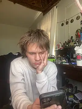 Snapshot of XanderOzzz chatting on 03.25.26 XanderOzzz online show from 03.25.26