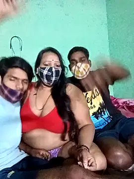 LoveOnStream online show from 10.24.25