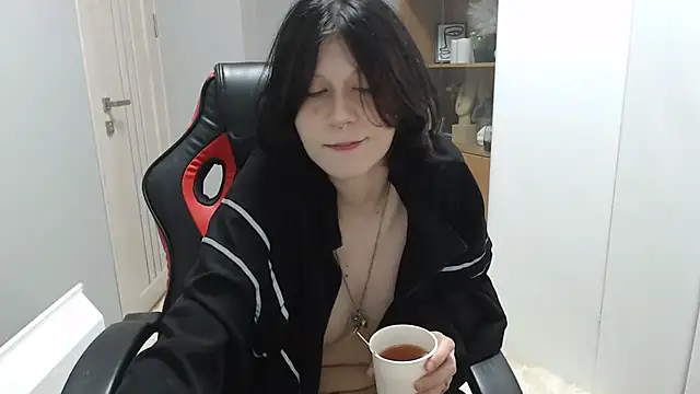 TinaQuiin online show from 09.22.25