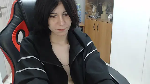 TinaQuiin online show from 09.27.25