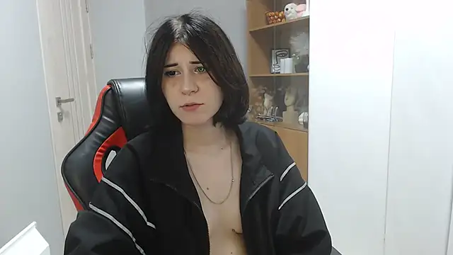 TinaQuiin online show from 09.29.25