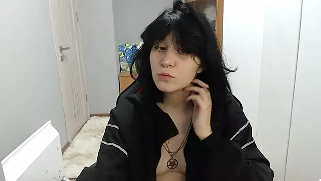 TinaQuiin online show from 11.26.25